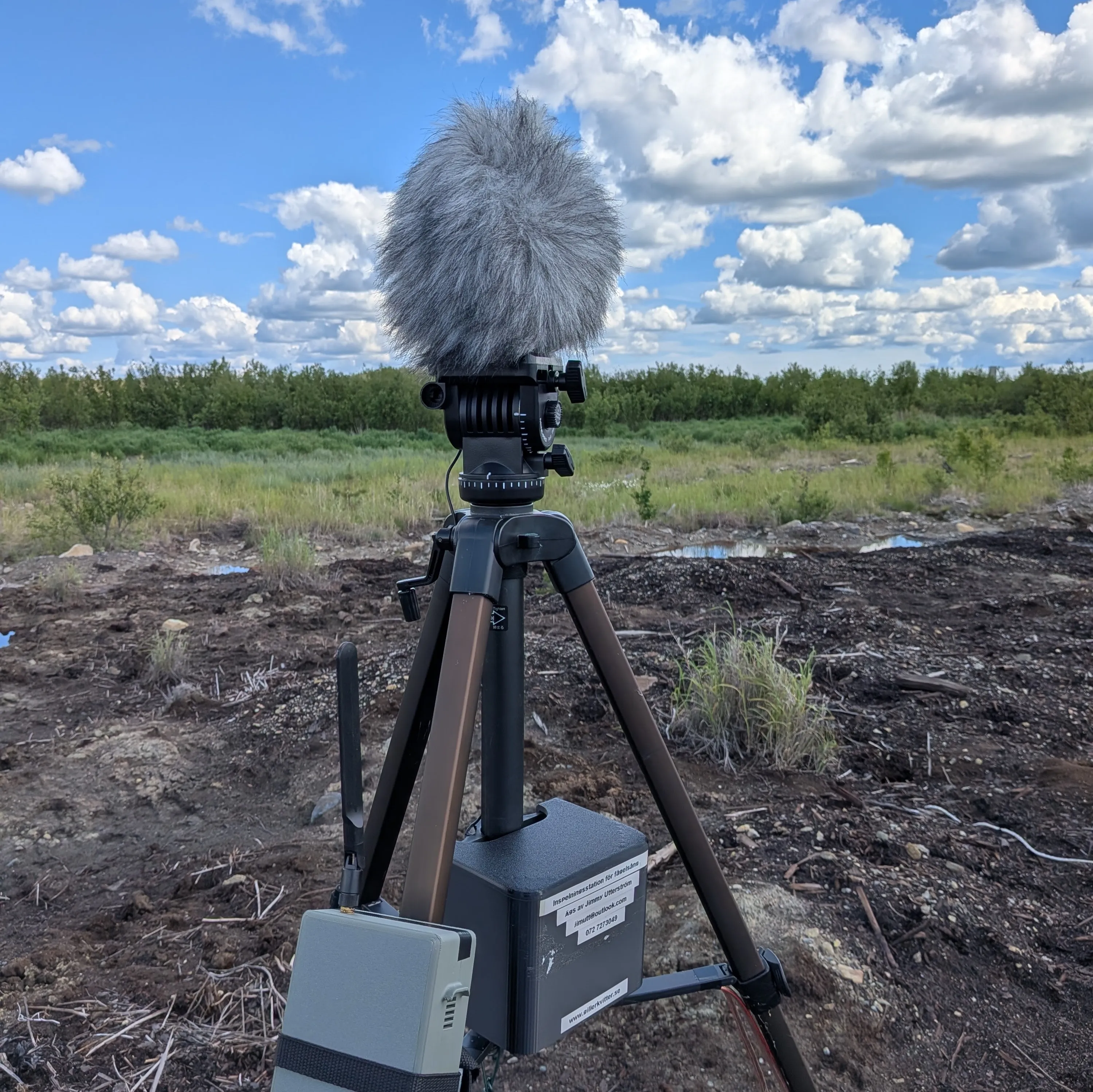 Nya mikrofonmontaget på plats i fält