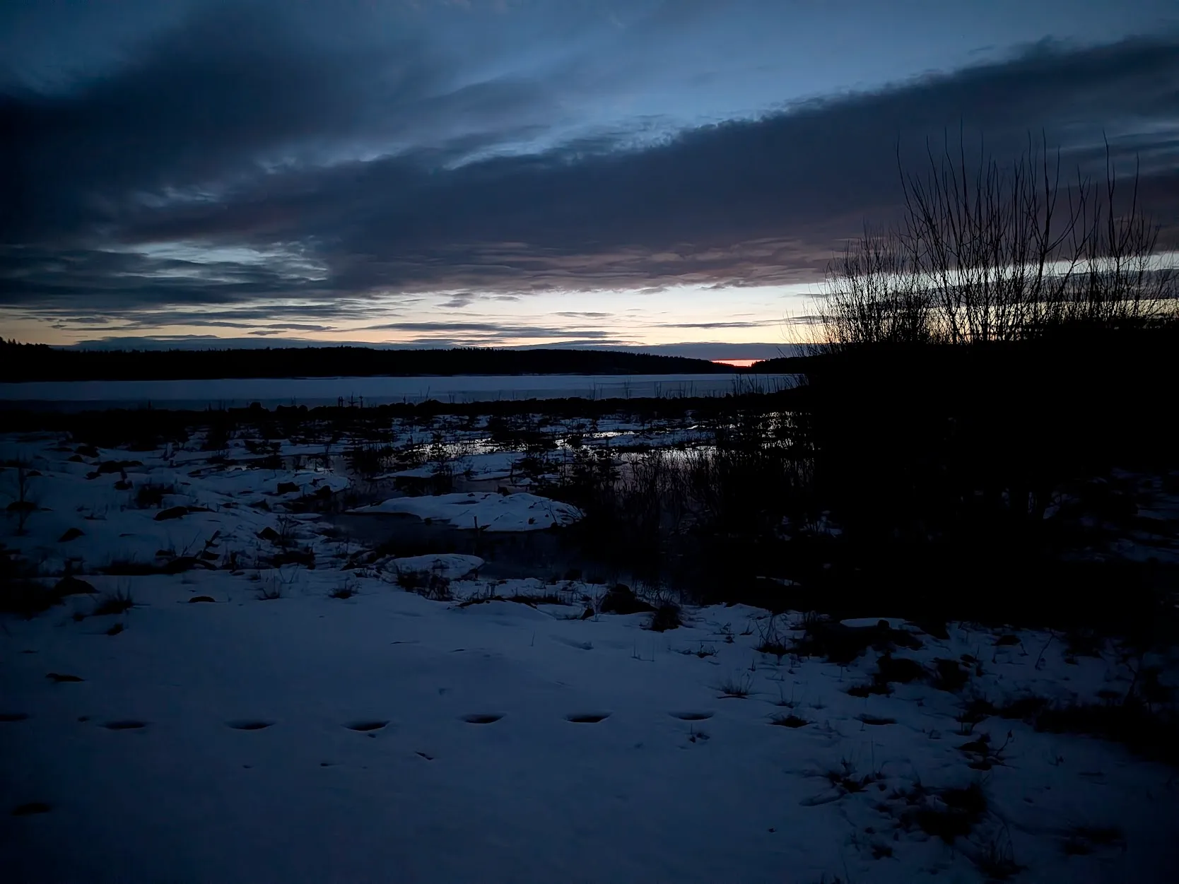 Vy över Gillervattnet kring niotiden tisdag kväll